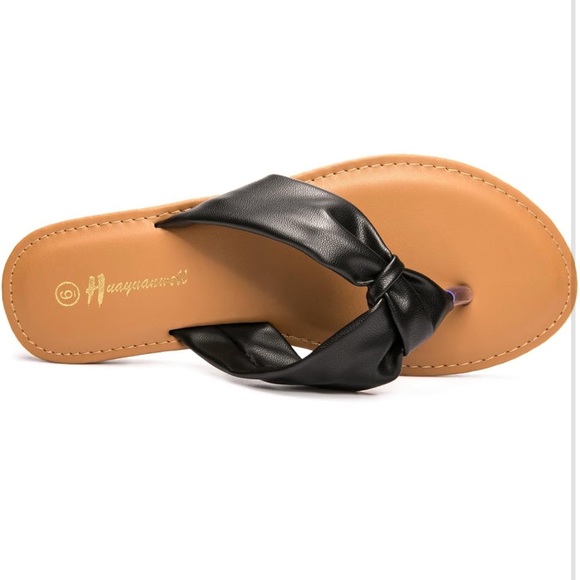 Women's Black Sandals NWOT Size 9 - Picture 2 of 3